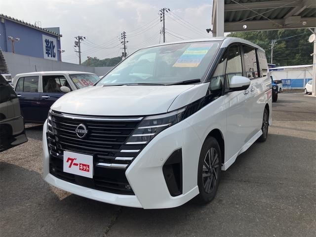 Nissan SERENA 2023 — фото автомобиля 1