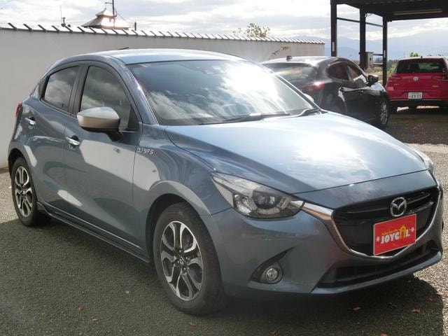 Mazda DEMIO 2015 — фото автомобиля 1