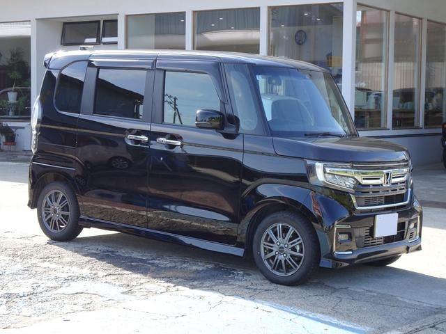 Honda N-BOX CUSTOM 2022 — фото автомобиля 1
