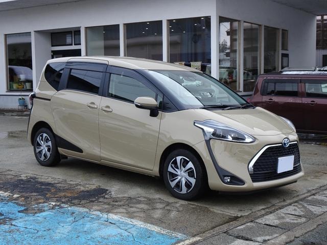 Toyota SIENTA 2022 — фото автомобиля 1