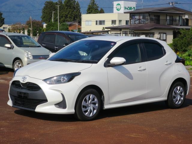 Toyota YARIS 2020 — фото автомобиля