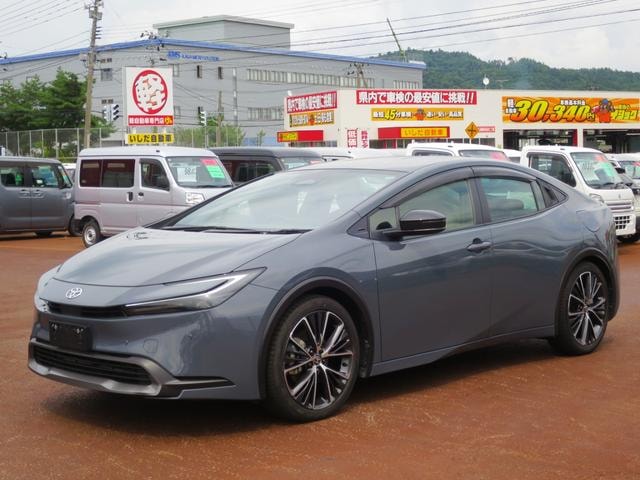 Toyota PRIUS 2024 — фото автомобиля