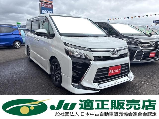 Toyota VOXY 2018 — фото автомобиля 1