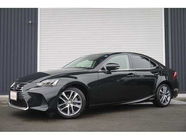 Lexus IS 2017 — фото автомобиля