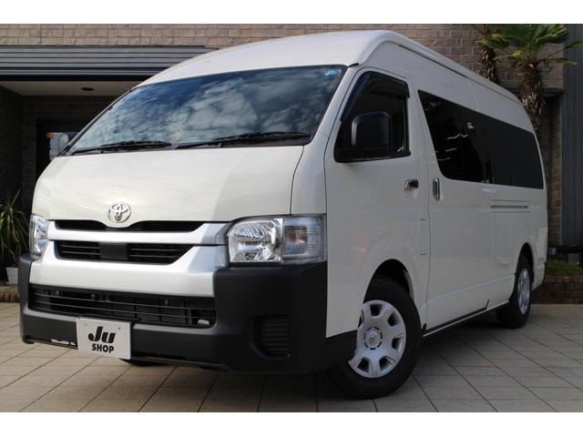 Toyota HIACE COMMUTER 2026 — фото автомобиля