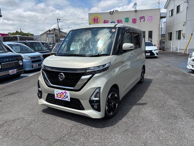 Nissan ROOX 2022 — фото автомобиля 1