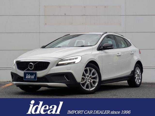 Volvo V40 2017 — фото автомобиля 1