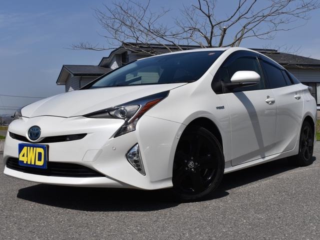 Toyota PRIUS 2018 — фото автомобиля 1