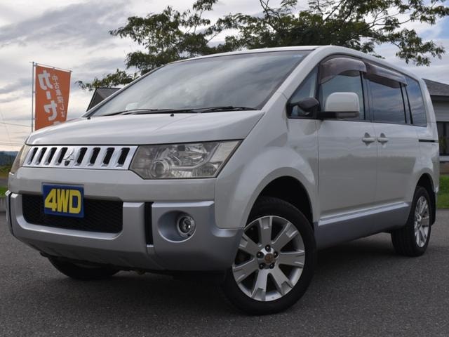 Mitsubishi DELICA D:5 2010 — фото автомобиля