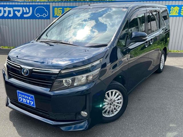 Toyota VOXY 2014 — фото автомобиля 1