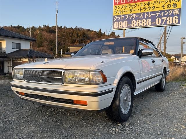 Nissan CEDRIC 1988 — фото автомобиля 1