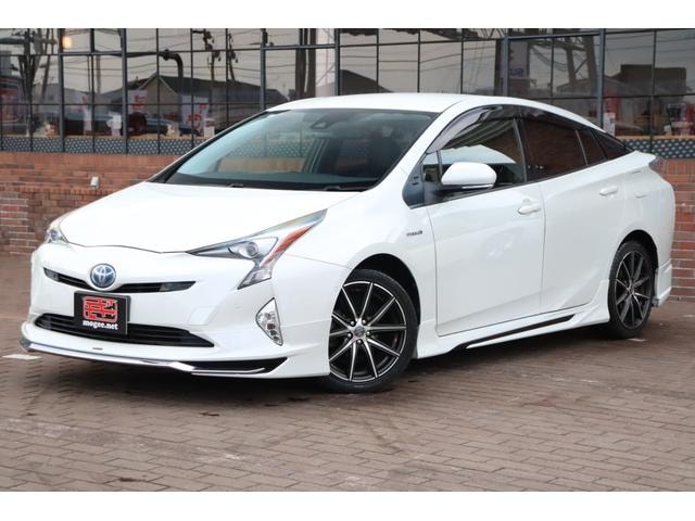 Toyota PRIUS 2016 — фото автомобиля 1