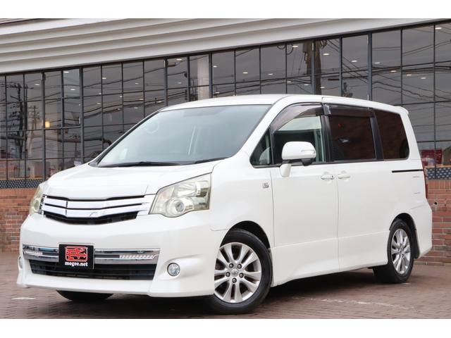 Toyota NOAH 2010 — фото автомобиля