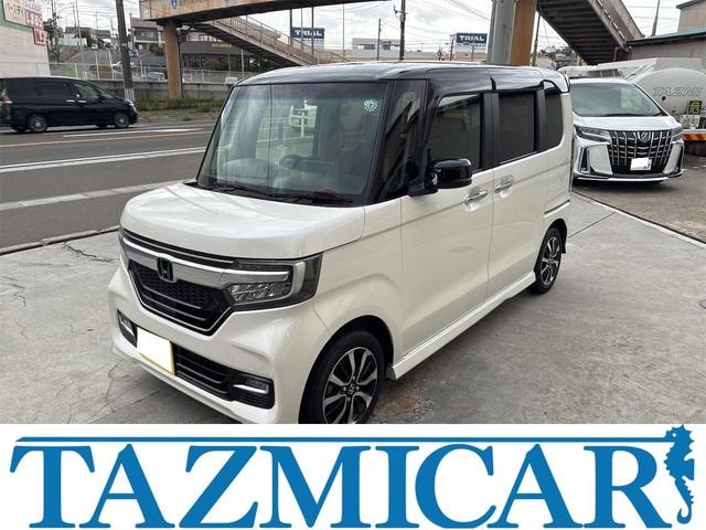 Honda N-BOX CUSTOM 2017 — фото автомобиля 1