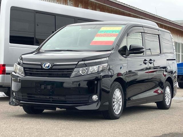 Toyota VOXY 2014 — фото автомобиля 1