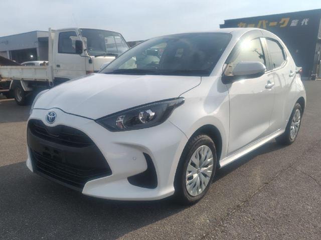 Toyota YARIS 2021 — фото автомобиля 1