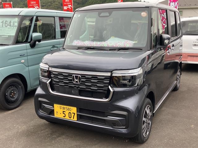 Honda N-BOX CUSTOM 2025 — фото автомобиля 1