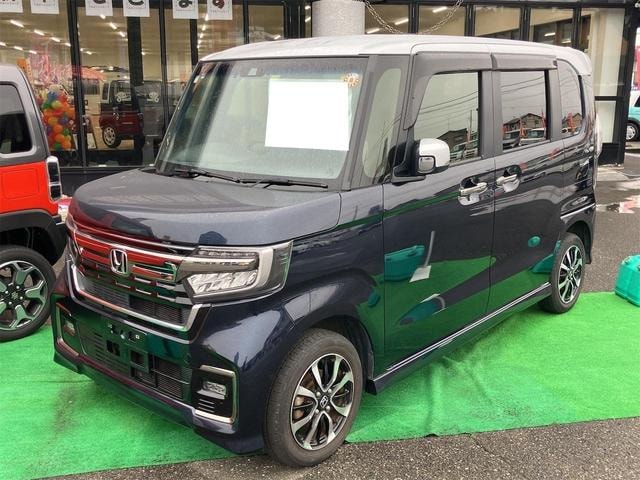 Honda N-BOX CUSTOM 2022 — фото автомобиля 1