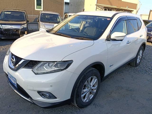 Nissan X-TRAIL 2015 — фото автомобиля