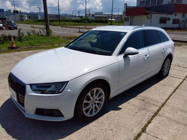 Audi A4 AVANT 2017 — фото автомобиля 1