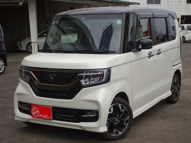 Honda N-BOX CUSTOM 2017 — фото автомобиля 1
