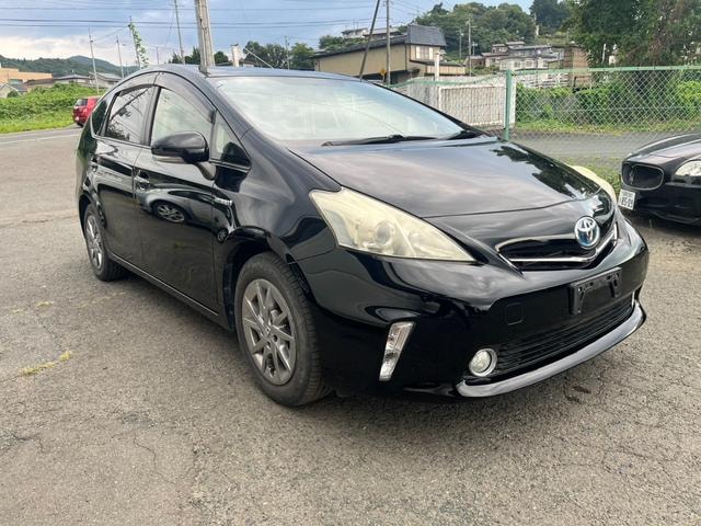 Toyota PRIUS ALPHA 2013 — фото автомобиля