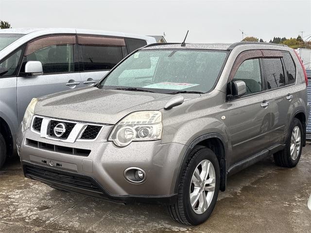 Nissan X-TRAIL 2010 — фото автомобиля