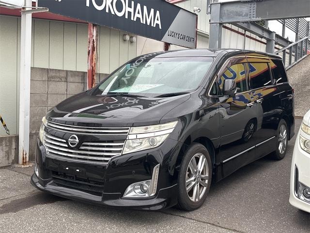 Nissan ELGRAND 2011 — фото автомобиля 1