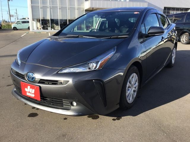 Toyota PRIUS 2021 — фото автомобиля 1