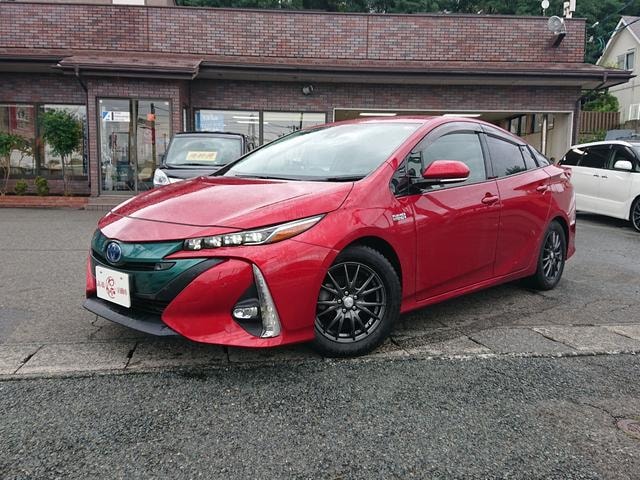 Toyota PRIUS PHV 2017 — фото автомобиля 1