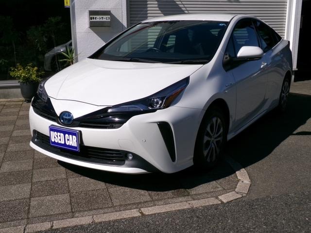 Toyota PRIUS 2019 — фото автомобиля 1