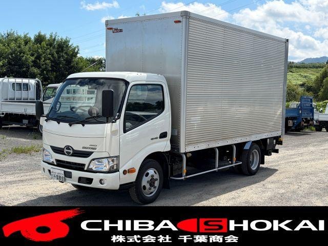 Hino DUTRO 2018 — фото автомобиля 1