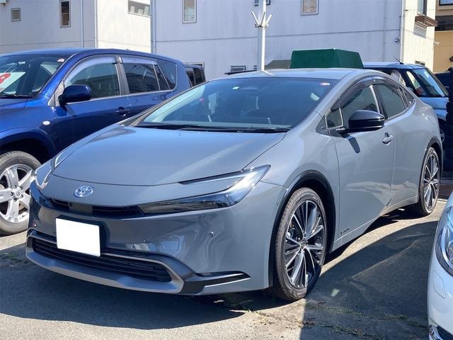 Toyota PRIUS 2023 — фото автомобиля 1
