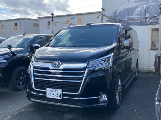 Toyota GRANACE 2020 — фото автомобиля