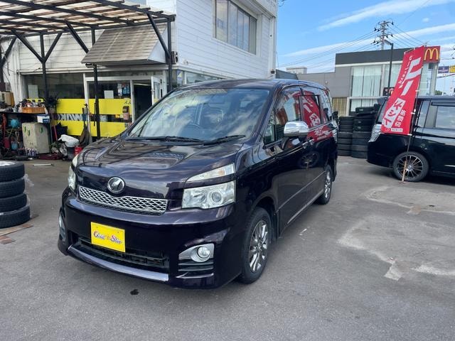 Toyota VOXY 2011 — фото автомобиля 1