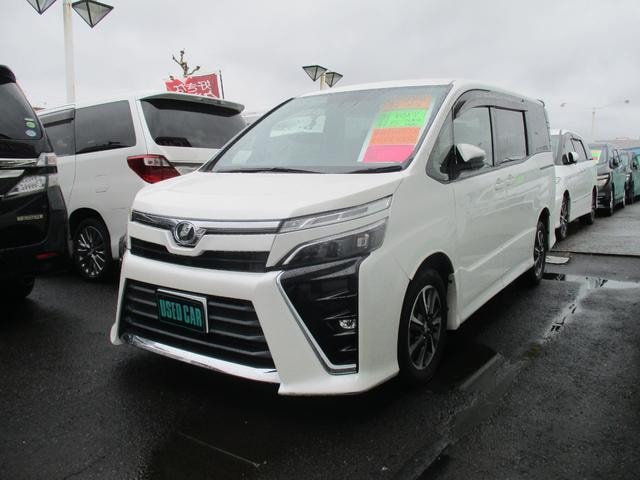 Toyota VOXY 2017 — фото автомобиля 1