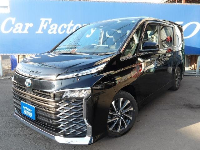 Toyota VOXY 2023 — фото автомобиля 1