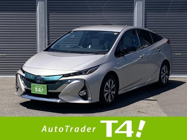 Toyota PRIUS PHV 2017 — фото автомобиля 1