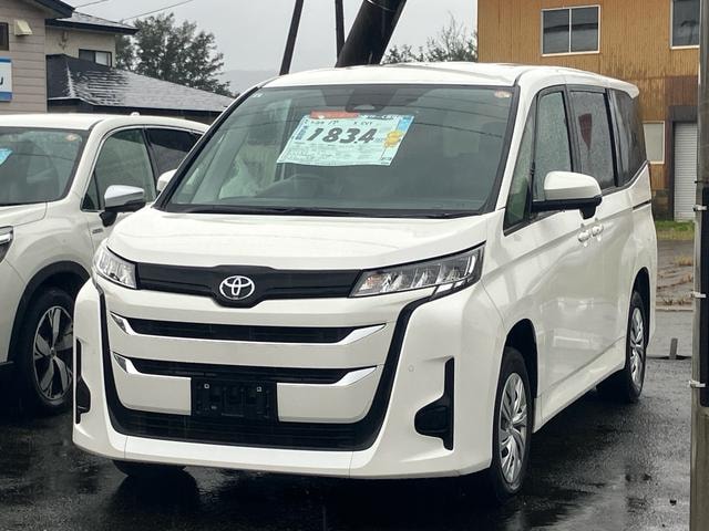 Toyota NOAH 2022 — фото автомобиля 1