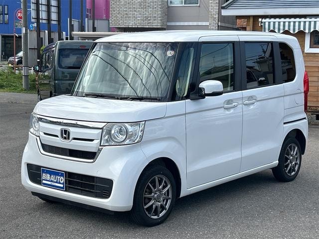 Honda N-BOX 2018 — фото автомобиля 1