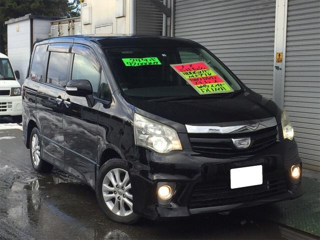 Toyota NOAH 2012 — фото автомобиля 1