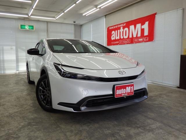 Toyota PRIUS 2023 — фото автомобиля 1