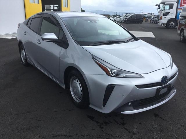 Toyota PRIUS 2021 — фото автомобиля 1