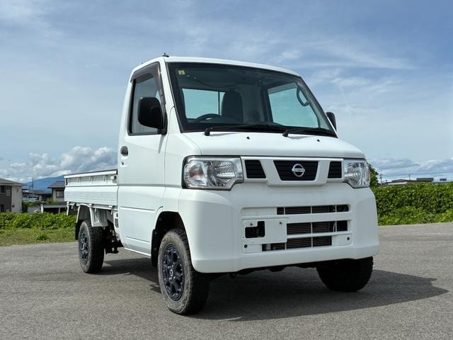 Nissan NT100CLIPPER TRUCK 2012 — фото автомобиля