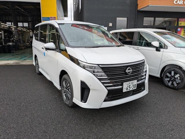 Nissan SERENA 2025 — фото автомобиля 1