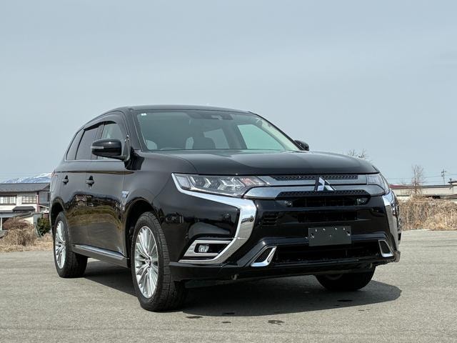 Mitsubishi OUTLANDER PHEV 2019 — фото автомобиля 1