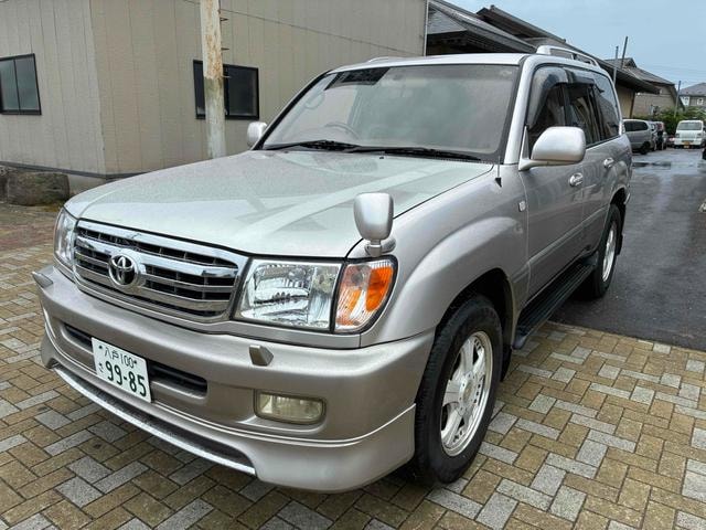 Toyota LAND CRUISER 100 1998 — фото автомобиля
