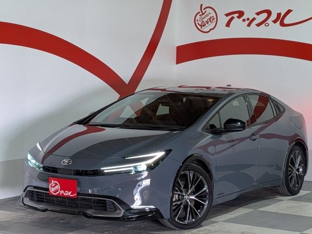 Toyota PRIUS 2023 — фото автомобиля 1