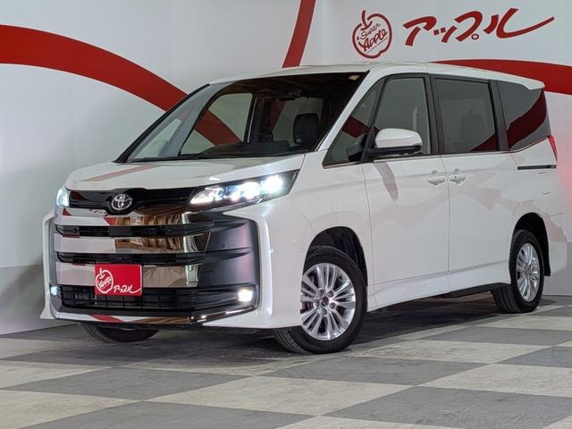 Toyota NOAH 2022 — фото автомобиля 1