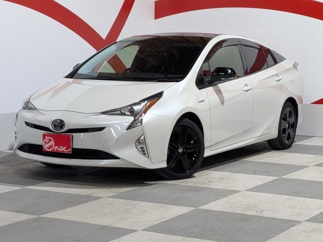 Toyota PRIUS 2017 — фото автомобиля 1